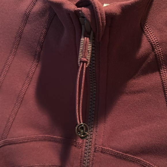 LULULEMON DEFINE JACKET *LUON in CASSIS (CSSI) SZ 4 NWT RARE! - Picture 3 of 10